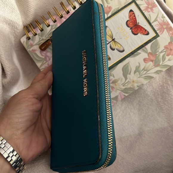 MICHAEL KORS zip around wallet/clutch in Teal - Picture 7 of 8
